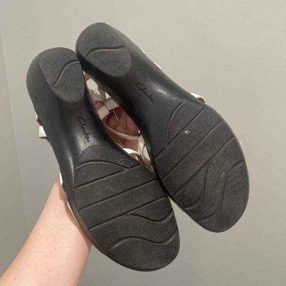 CLARKS Bendables Leather Wedge Sandals white color Women's Sz 10M - Picture 9 of 13